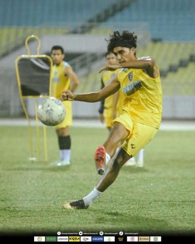 ATAN9587